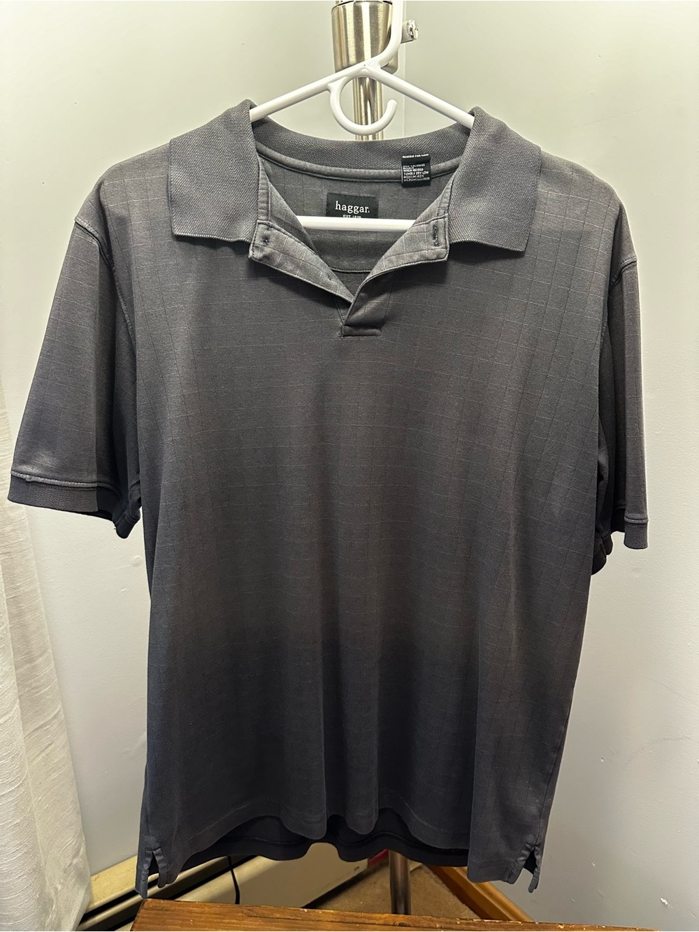Men's Dark Gray Short-Sleeve Polo (Size M)